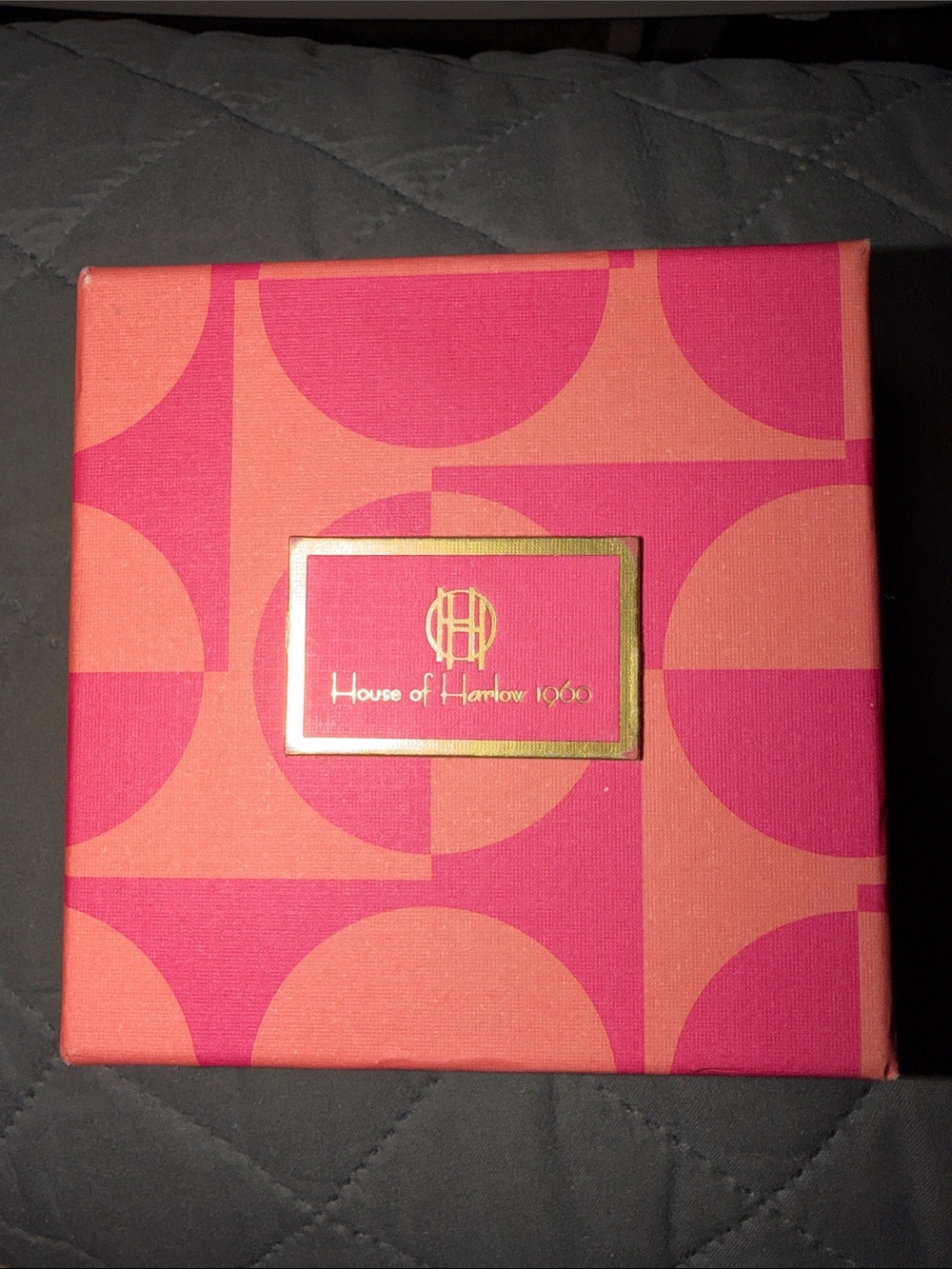 NIB - House of Harlow 1960 Fuchsia & Gold Tone Earrings. - Picture 3 of 3